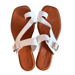 Sophia Milano White Leather Minimalist Toe Loop Sandals Size 8.5